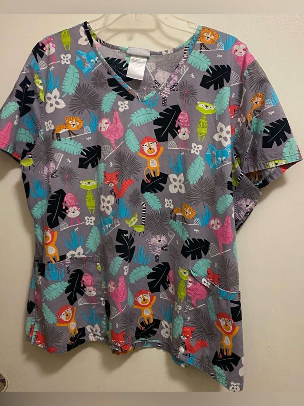 Scrubstar Womens Scrubs Scrub Top 2XL 48” Jungle Animals Sloth Lion Leopard